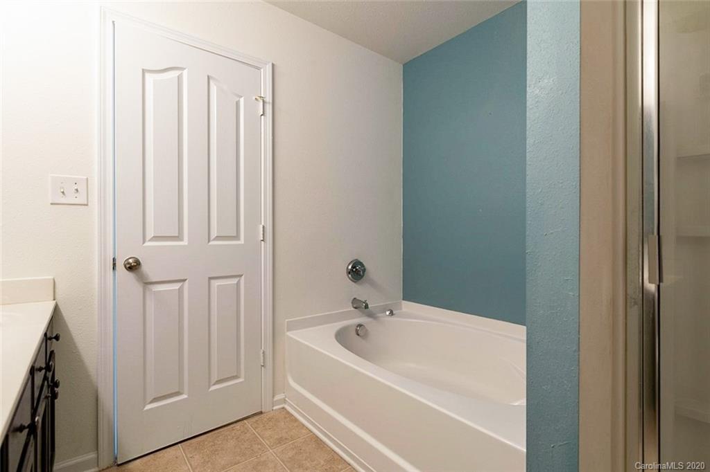 1402 River Run Road Lowell, NC 28098 - Photo 20 of 27 Gallery Image 20