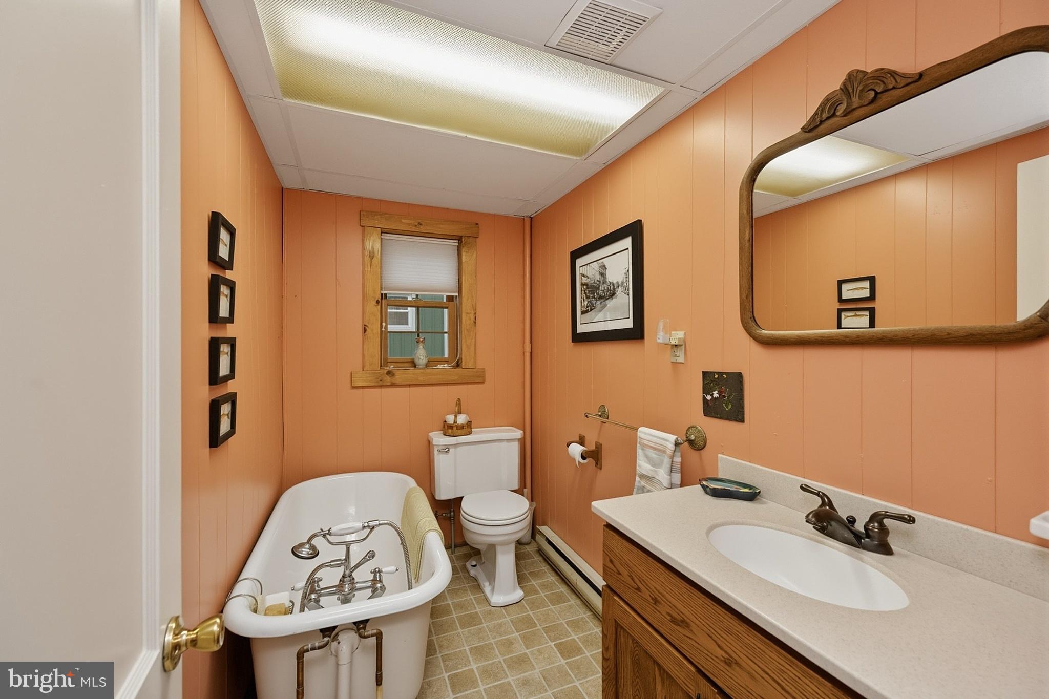 674 Hazelhurst Road Swanton, MD 21561 - Photo 37 of 40 Main Level Full Bath