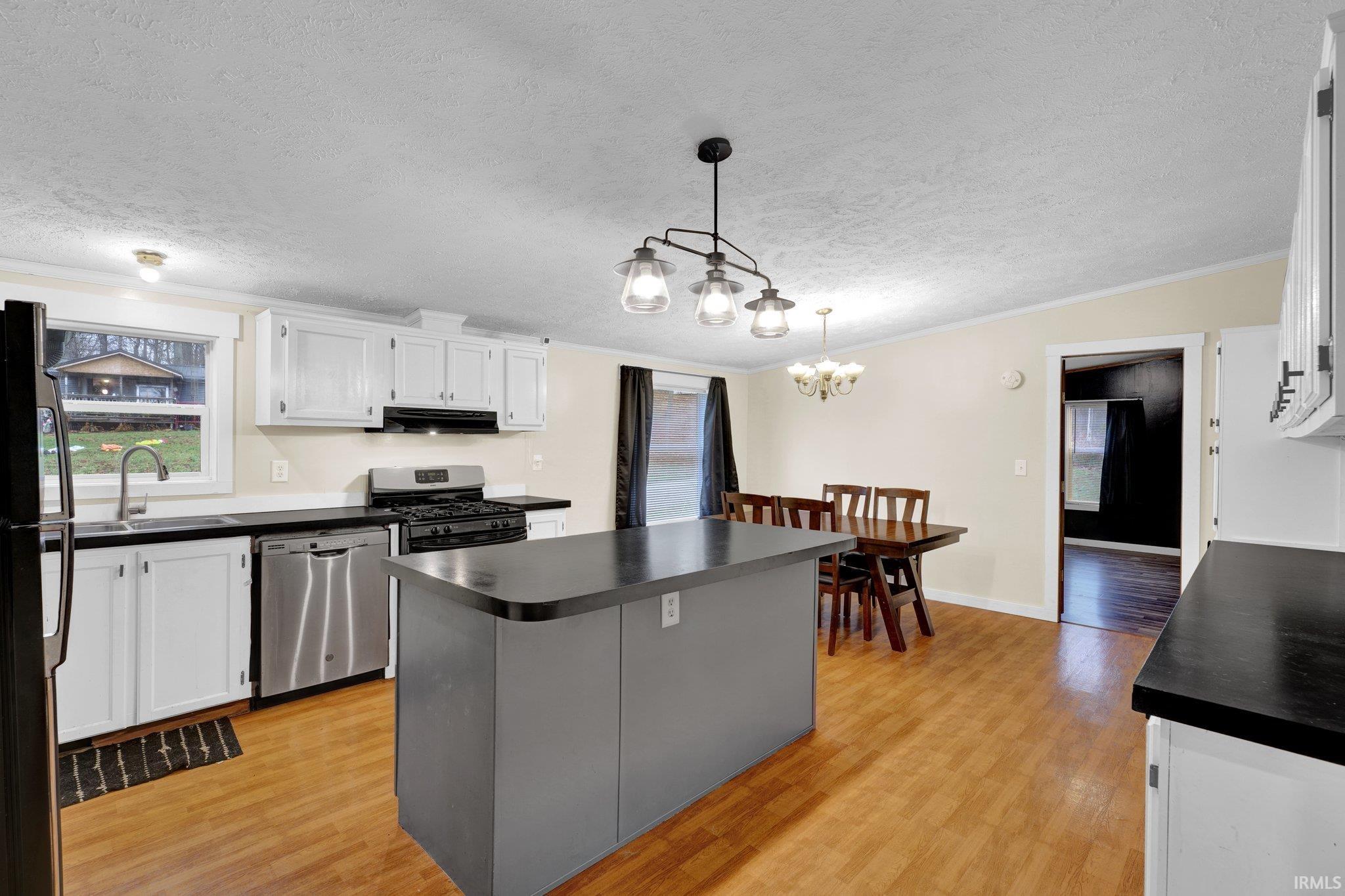 1908 Middle Leesville Road Bedford, IN 47421 - Photo 6 of 21 Gallery Image 6