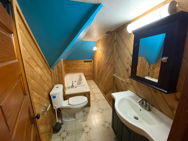 $279,000 | 441 Hawthorne Street, Burlington, WI 53105