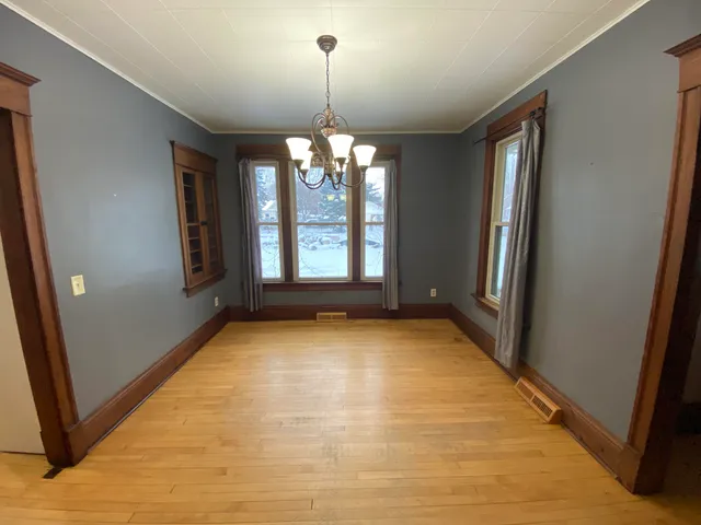 $279,000 | 441 Hawthorne Street, Burlington, WI 53105