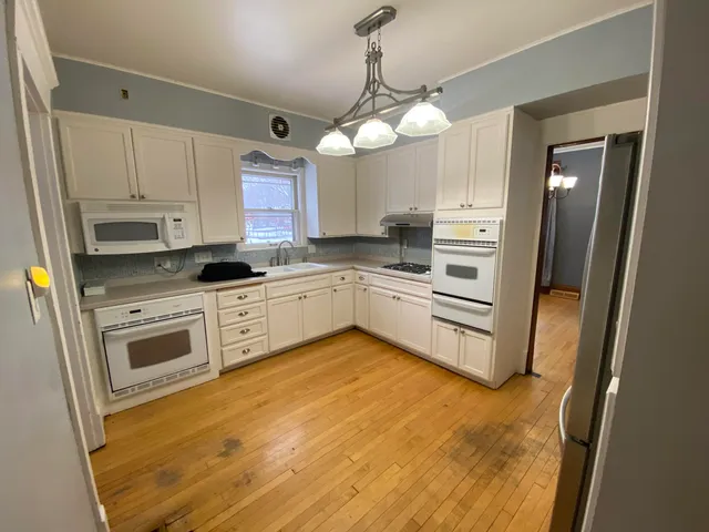 $279,000 | 441 Hawthorne Street, Burlington, WI 53105