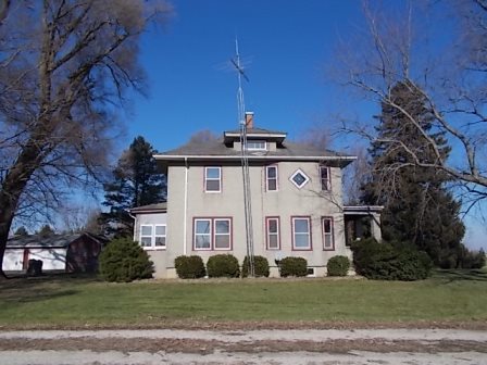775 North Gorham Road Morris, IL 60450 - Photo 38 of 41 a view of a white house with a yard