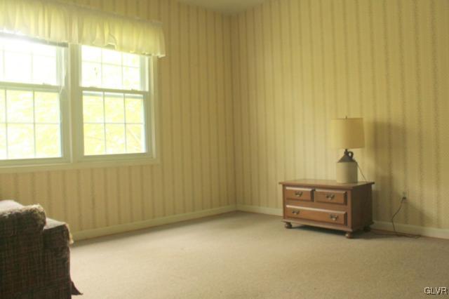 2047 Hilltop Road Bethlehem, PA 18015 - Photo 15 of 25 Gallery Image 15