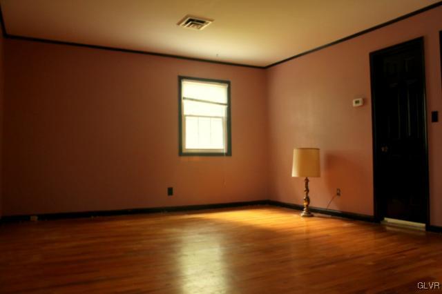2047 Hilltop Road Bethlehem, PA 18015 - Photo 9 of 25 Gallery Image 9