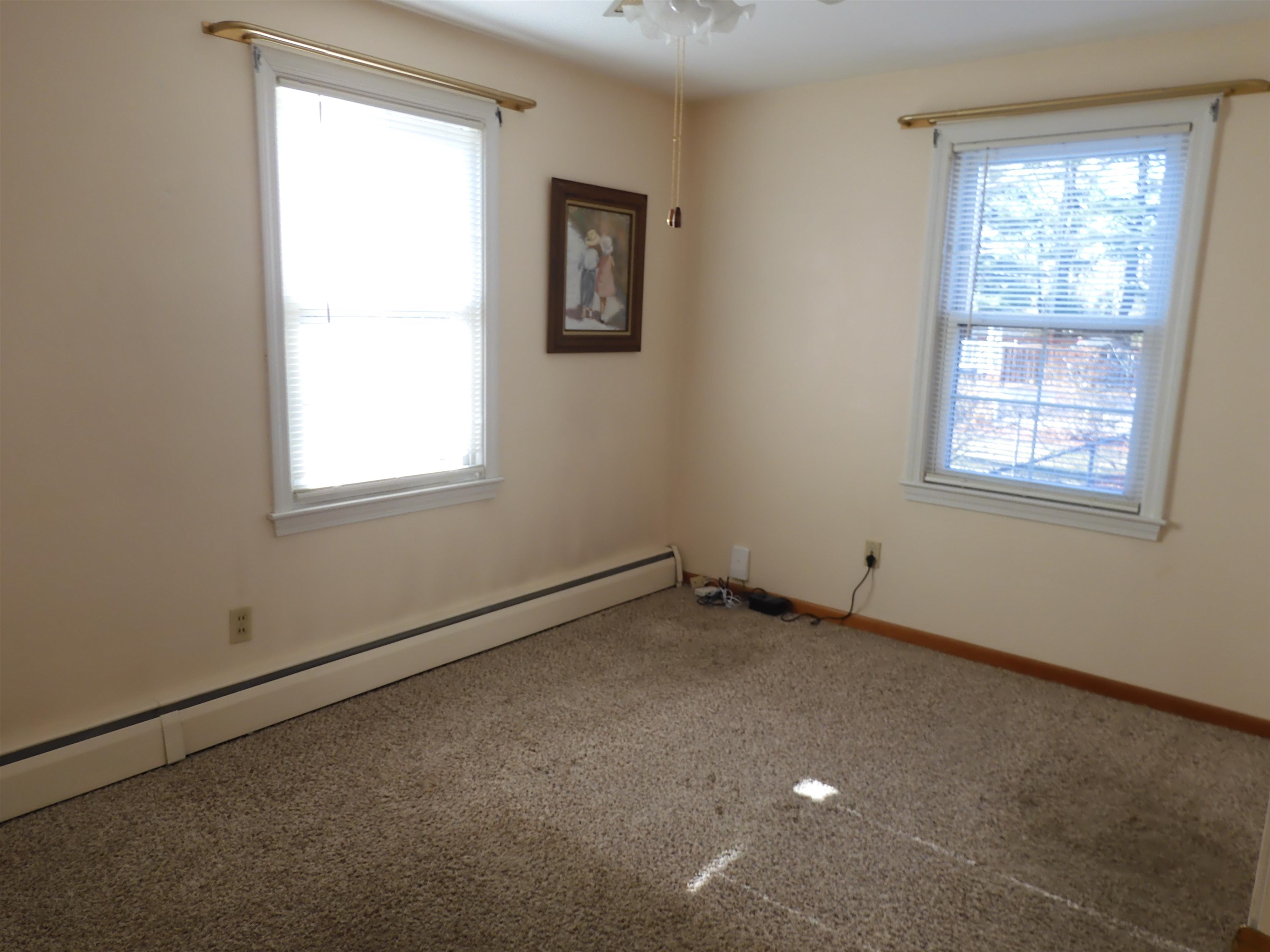 146 South Policy Street Salem, NH 03079 - Photo 9 of 23