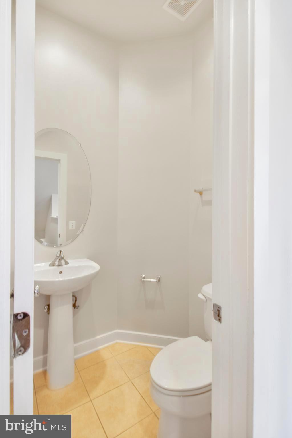 11010 Amherst Avenue Silver Spring, MD 20902 - Photo 17 of 39 Gallery Image 17