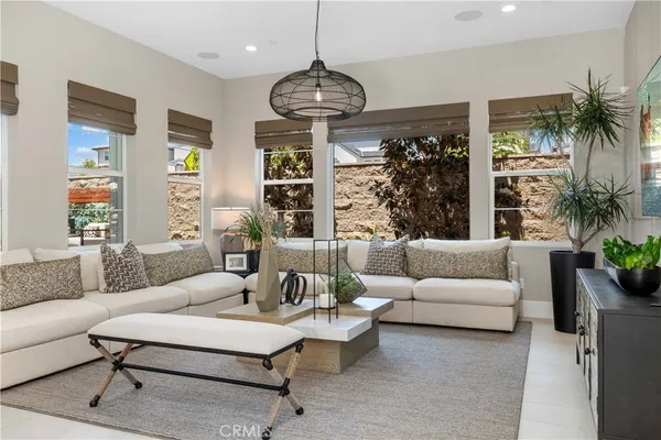 $2,560,000 | 190 Amber Oak, Lake Forest, CA 92630