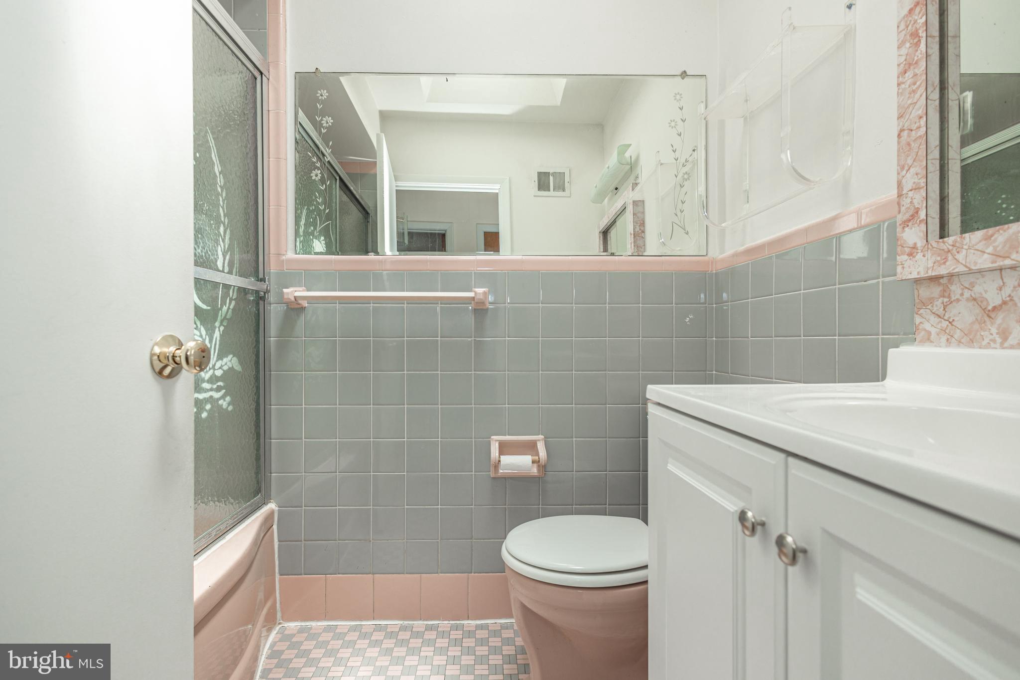 1708 Fox Chase Road Philadelphia, PA 19152 - Photo 12 of 26 Gallery Image 12