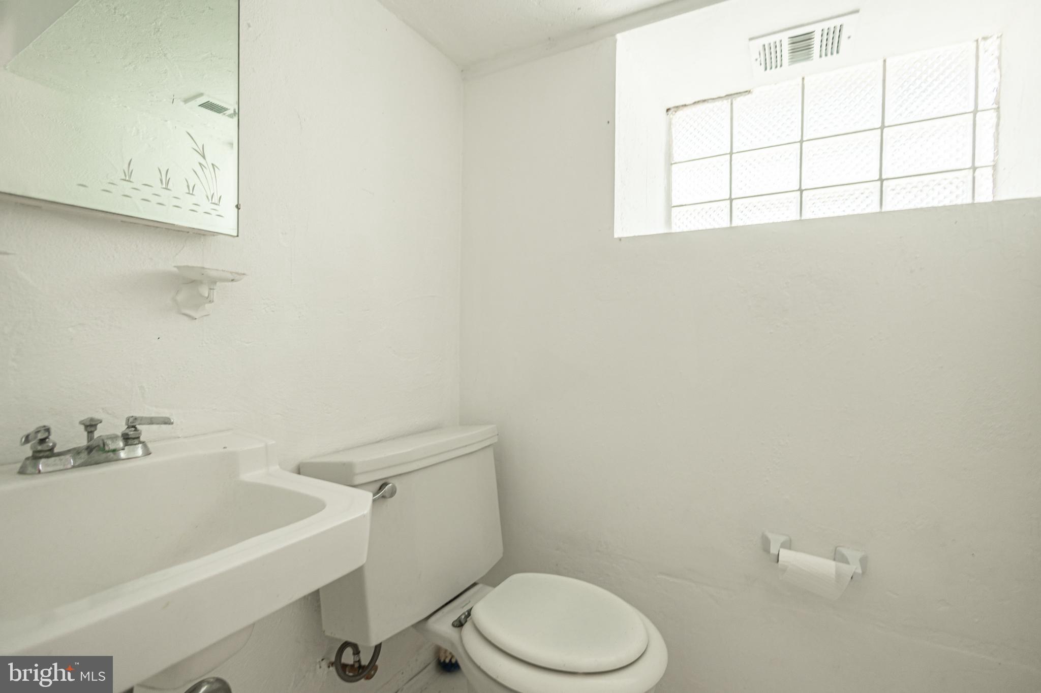 1708 Fox Chase Road Philadelphia, PA 19152 - Photo 17 of 26 Gallery Image 17