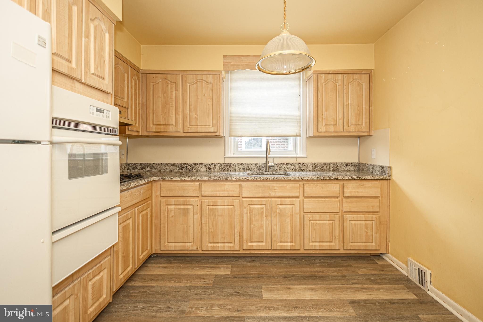 1708 Fox Chase Road Philadelphia, PA 19152 - Photo 3 of 26 Gallery Image 3