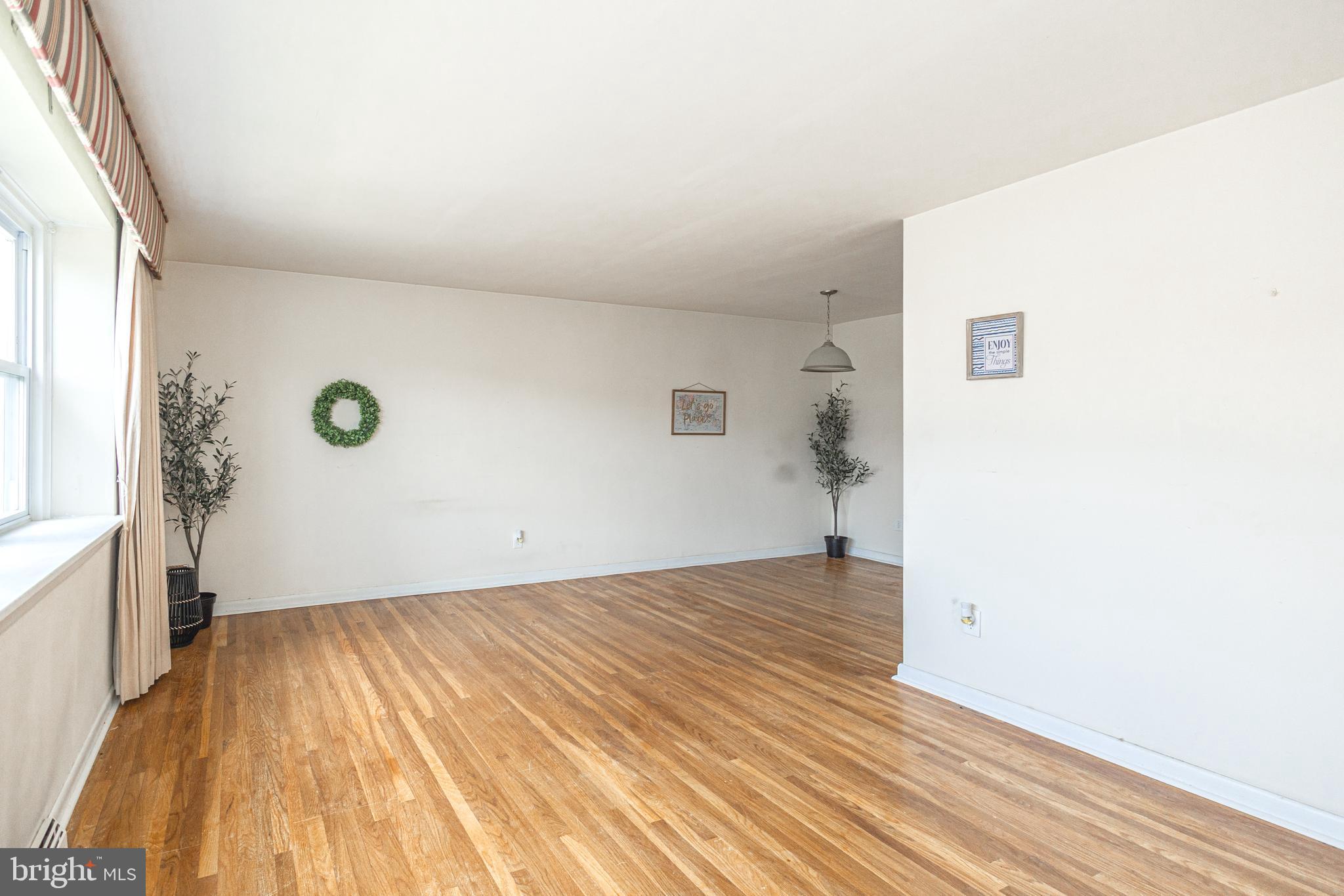 1708 Fox Chase Road Philadelphia, PA 19152 - Photo 4 of 26 Gallery Image 4