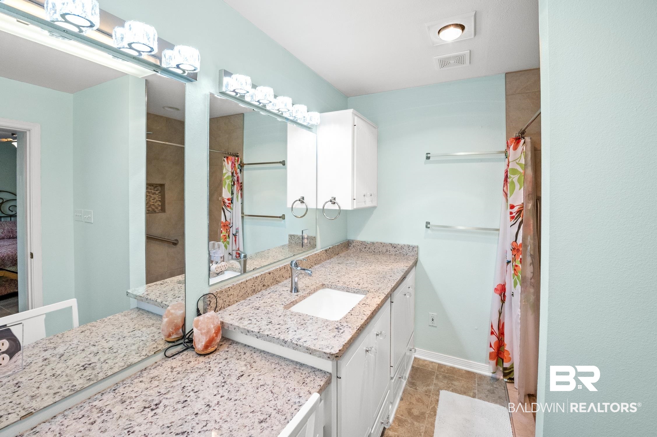 2553 Santa Rosa Drive Lillian, AL 36549 - Photo 26 of 51 Bathroom featuring a shower with curtain, visible vents, vanity, and baseboards