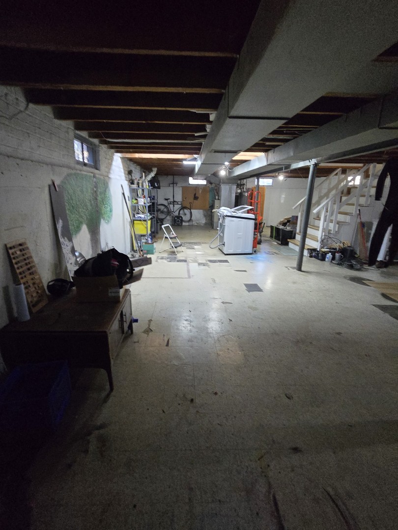 5750 West Leland Avenue Chicago, IL 60630 - Photo 11 of 15