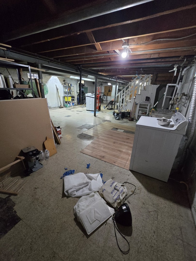 5750 West Leland Avenue Chicago, IL 60630 - Photo 12 of 15