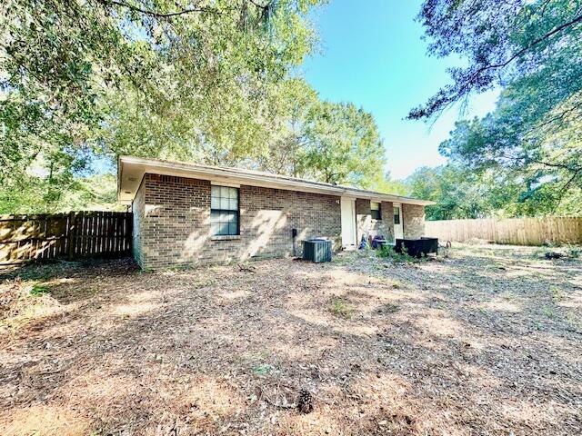 423 John King Road Crestview, FL 32539 - Photo 23 of 24 Back of home