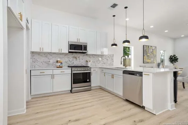 $349,500 | 326 Sharer Street, San Antonio, TX 78208