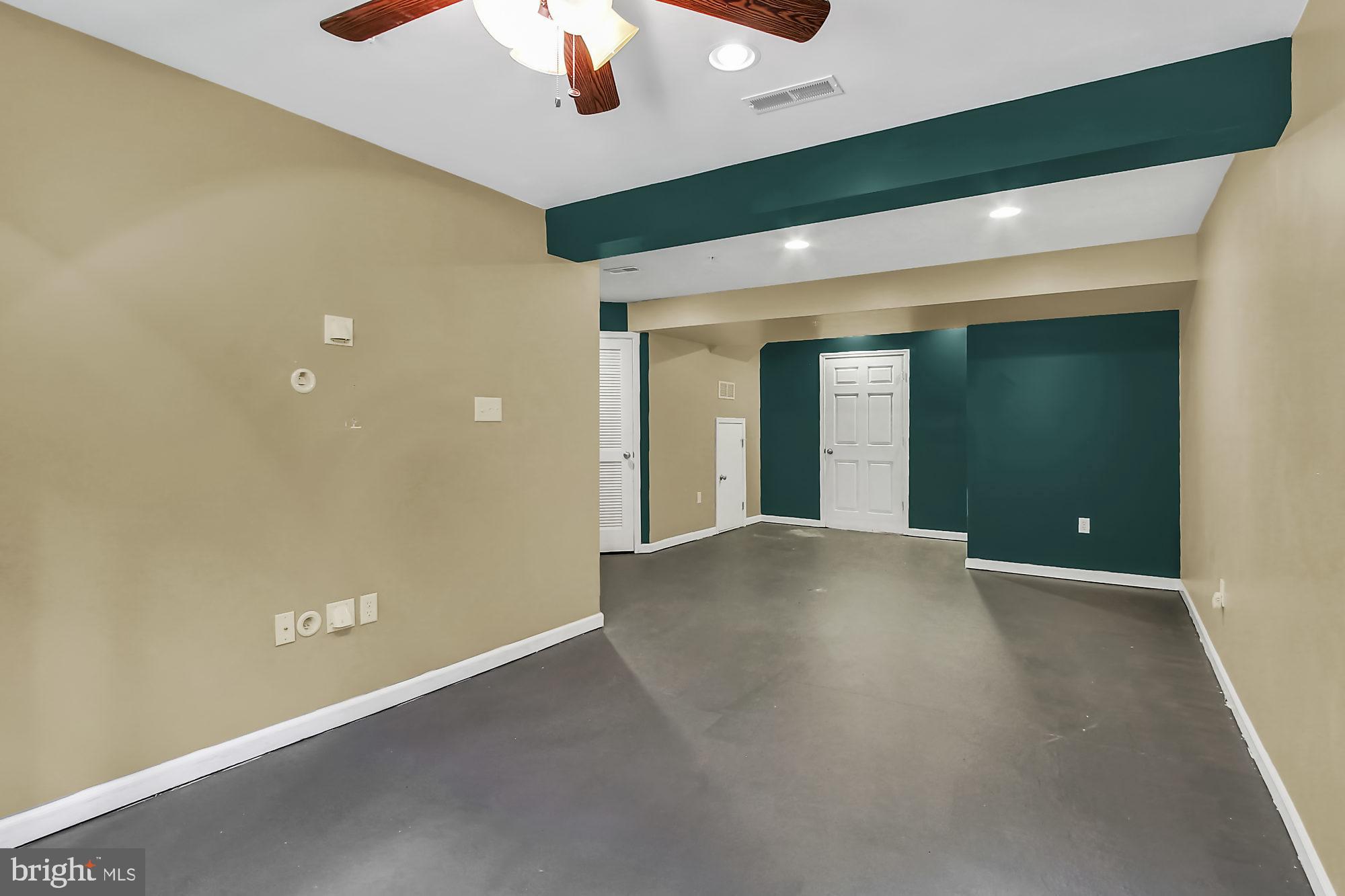 2301 Orchard View Road Reading, PA 19606 - Photo 21 of 30