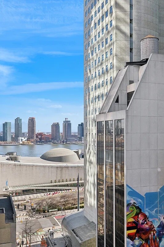 321 East 45th Street, Unit 7G Manhattan, NY 10017 - Photo 8 of 10