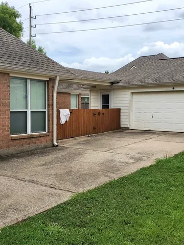 $2,750 | 2526 Sunrise Harbor Lane, Pearland, TX 77584