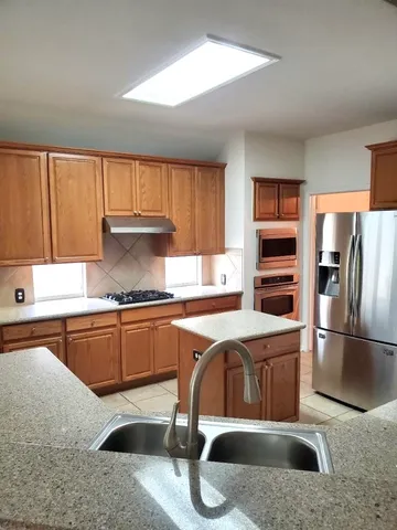 $2,750 | 2526 Sunrise Harbor Lane, Pearland, TX 77584