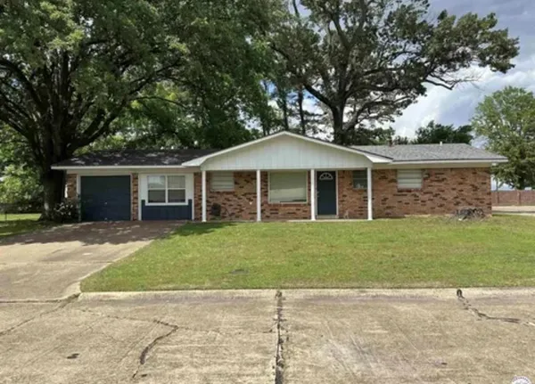 $179,999 | 1002 Champion Street, Texarkana, TX 75501