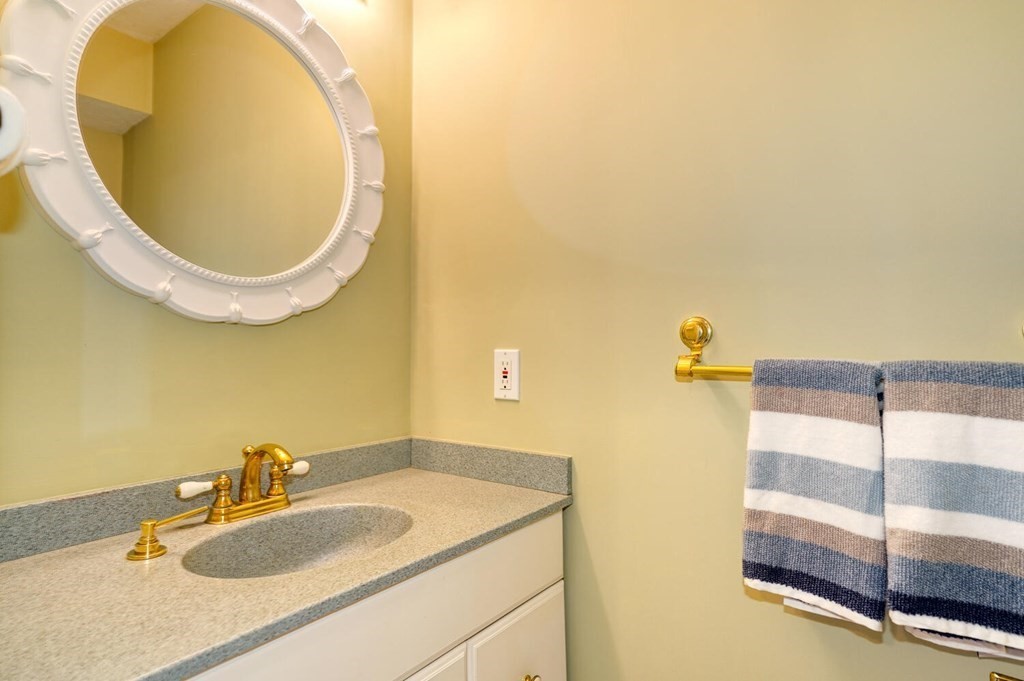 411 Robinson Road Boxborough, MA 01719 - Photo 34 of 41 Gallery Image 34