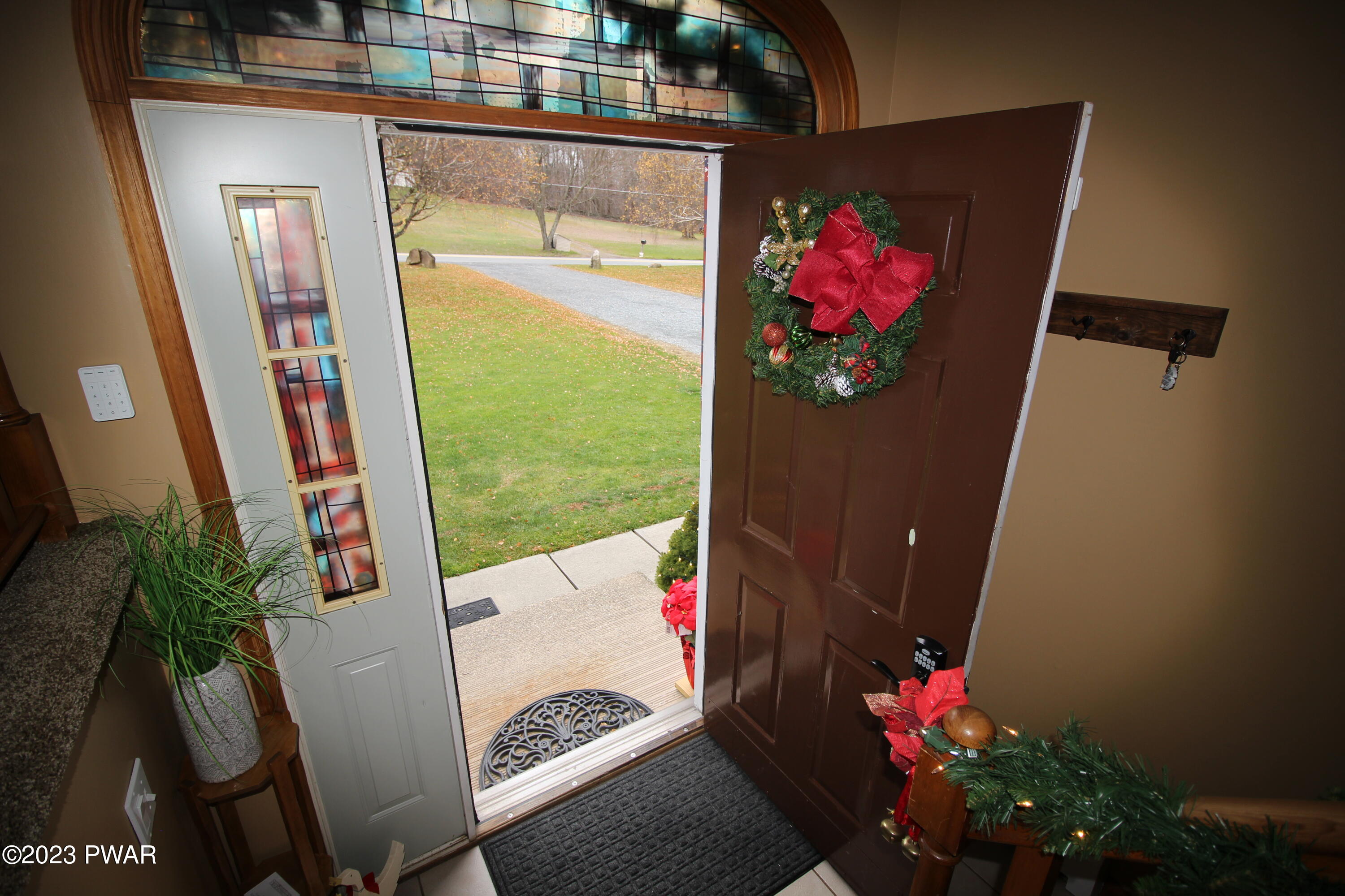 663 Spring Hill Road Moscow, PA 18444 - Photo 29 of 58 Foyer