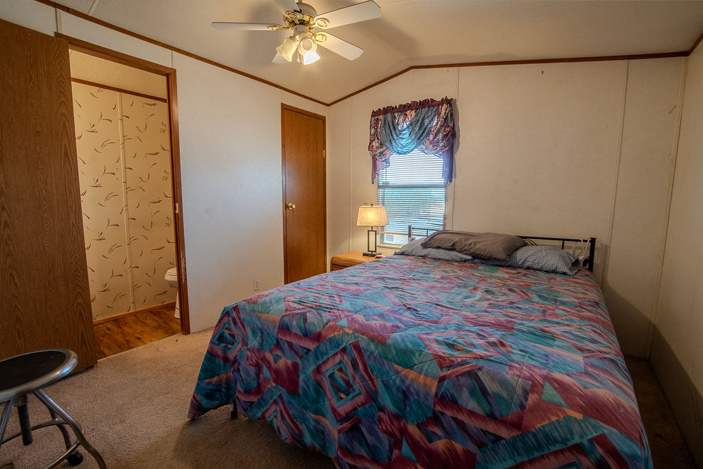 1180 Colorado Road Golden Valley, AZ 86413 - Photo 12 of 27