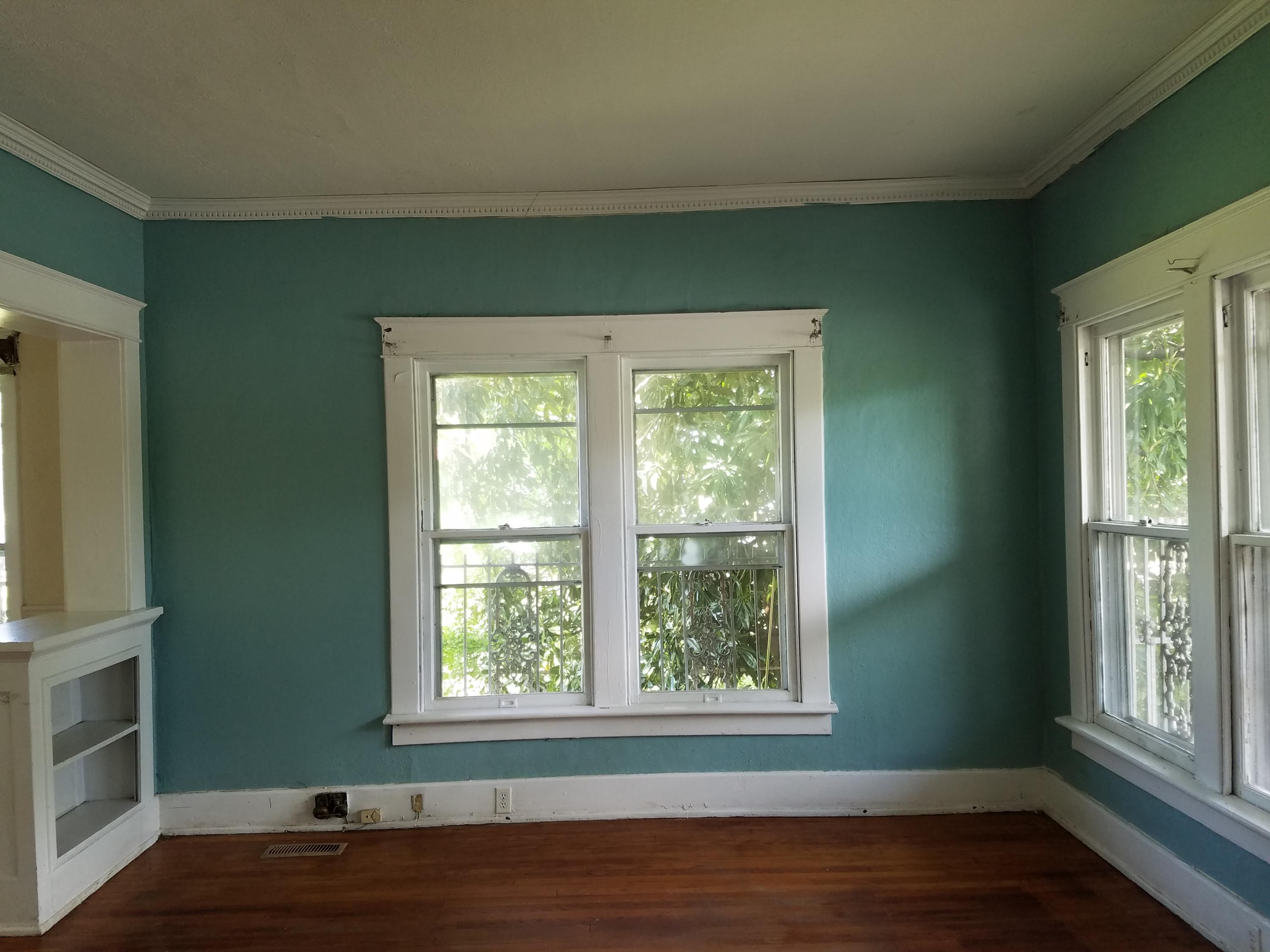 1206 Chamberlain Avenue Chattanooga, TN 37404 - Photo 3 of 13 Living Room