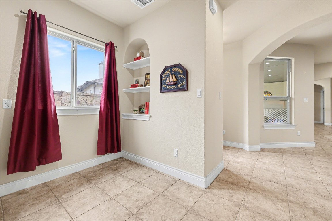 116 Trailing Lantana Drive, Unit G Georgetown, TX 78628 - Photo 6 of 38