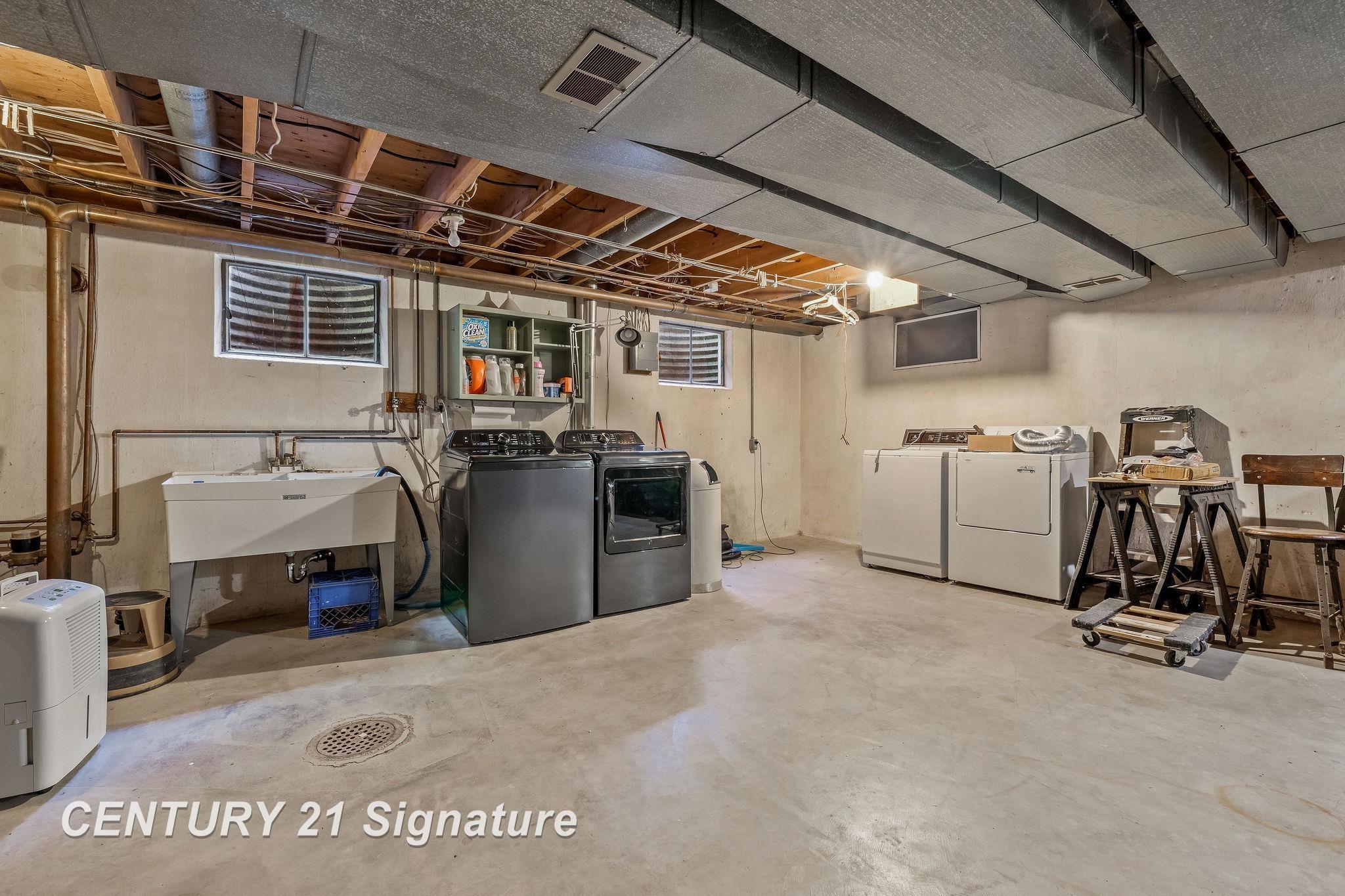 358 Somerset Road Saginaw, MI 48638 - Photo 31 of 46