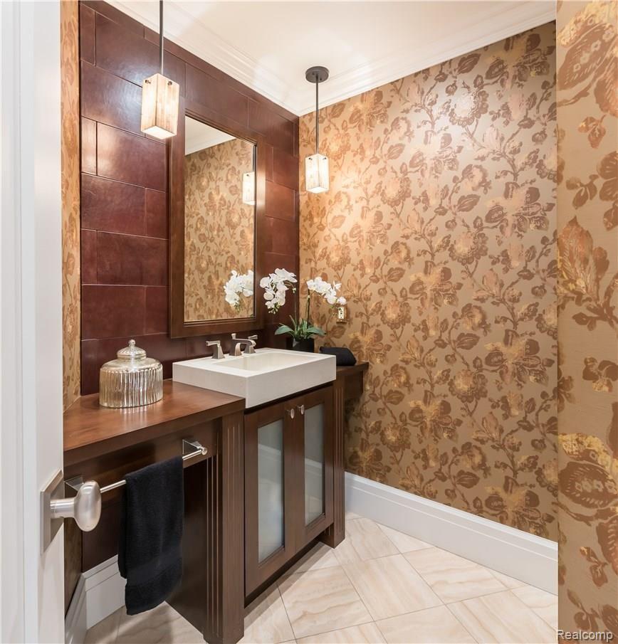 570 Haverhill Road Bloomfield Hills, MI 48304 - Photo 14 of 32 Powder Room
