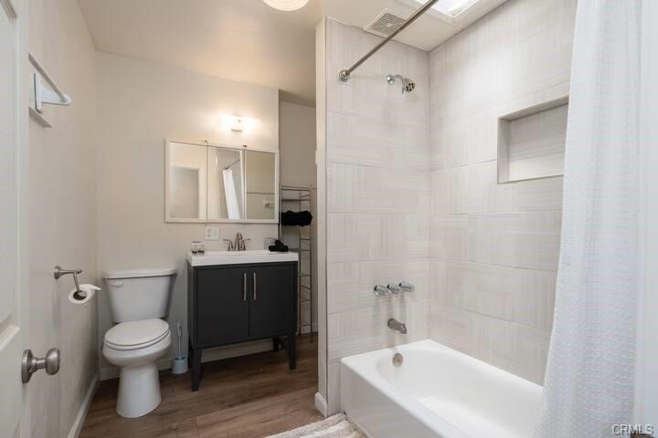 38797 Highway 41 Oakhurst, CA 93644 - Photo 12 of 27 a bathroom with a bathtub toilet and sink