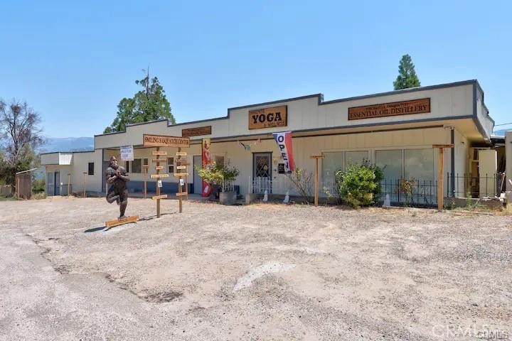 38797 Highway 41 Oakhurst, CA 93644 - Photo 2 of 27
