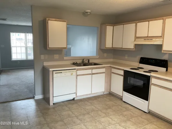 $1,175 | 104 Pinegrove Court, Jacksonville, NC 28546