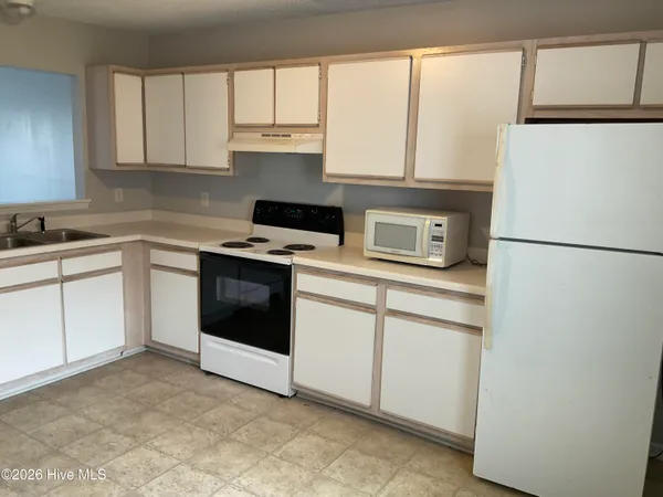 $1,175 | 104 Pinegrove Court, Jacksonville, NC 28546