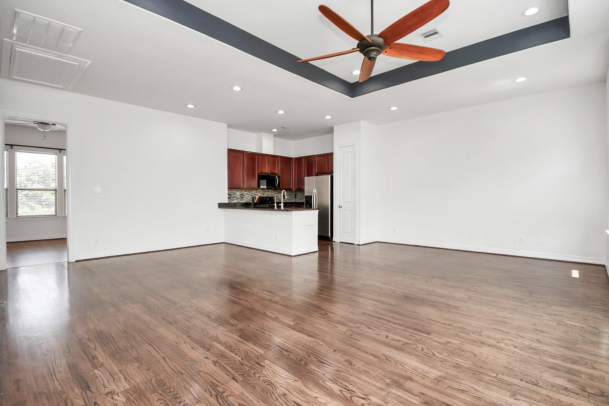 3900 Center Street Houston, TX 77007 - Photo 11 of 25 Pictures are from previous listing