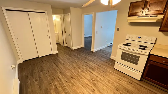 $1,500 | 12 East Side Drive, Unit 221, Concord, NH 03301