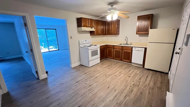 $1,500 | 12 East Side Drive, Unit 221, Concord, NH 03301