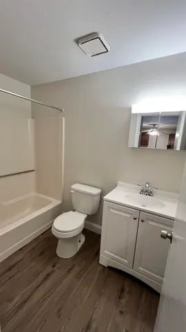 $1,500 | 12 East Side Drive, Unit 221, Concord, NH 03301