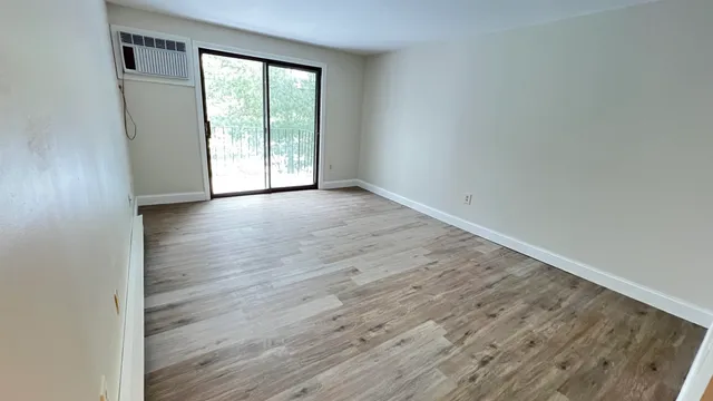 $1,500 | 12 East Side Drive, Unit 221, Concord, NH 03301