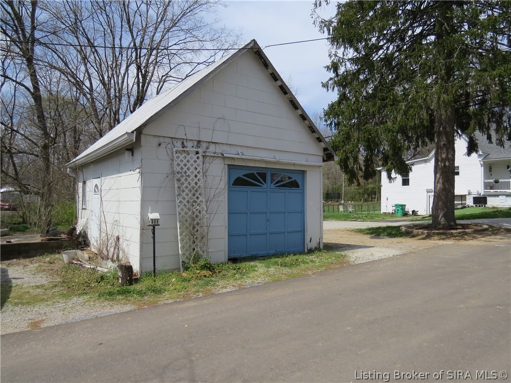 8510 Highway 64 Georgetown, IN 47122 - Photo 12 of 21