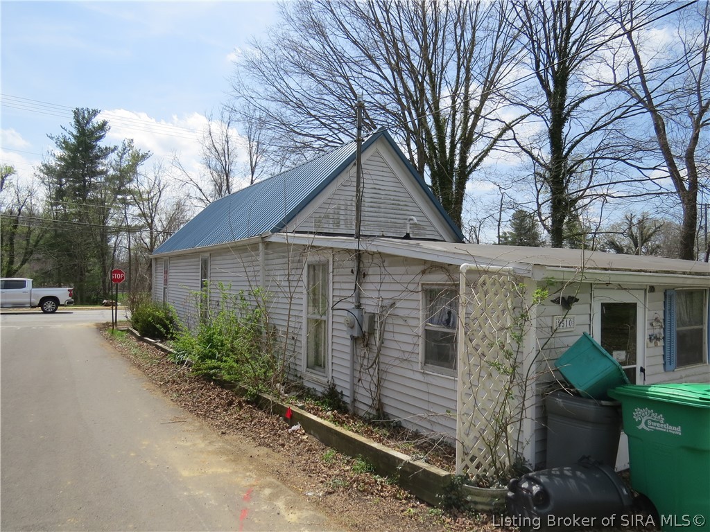 8510 Highway 64 Georgetown, IN 47122 - Photo 13 of 21