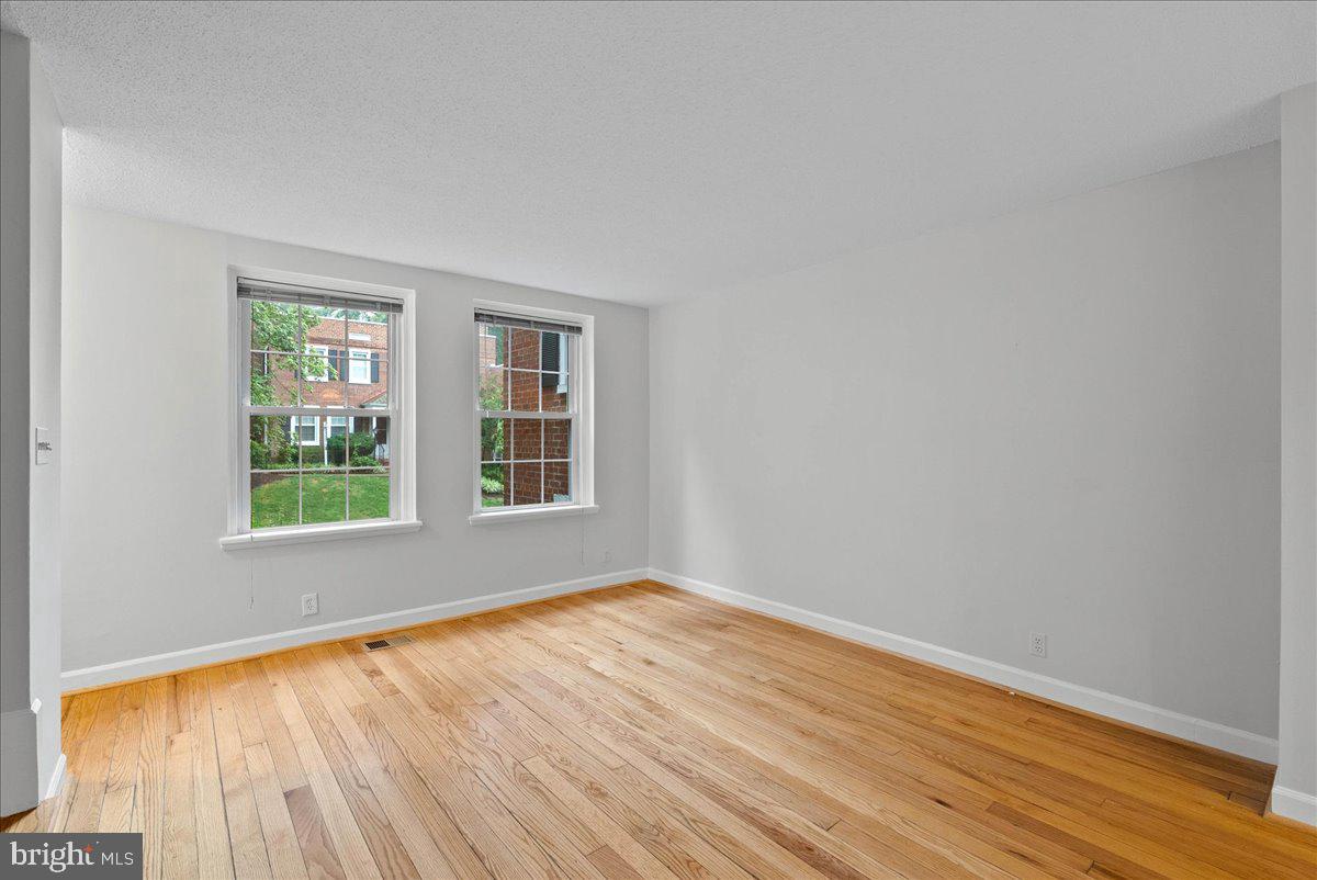 4803 27th Road South Arlington, VA 22206 - Photo 6 of 25 Gallery Image 6