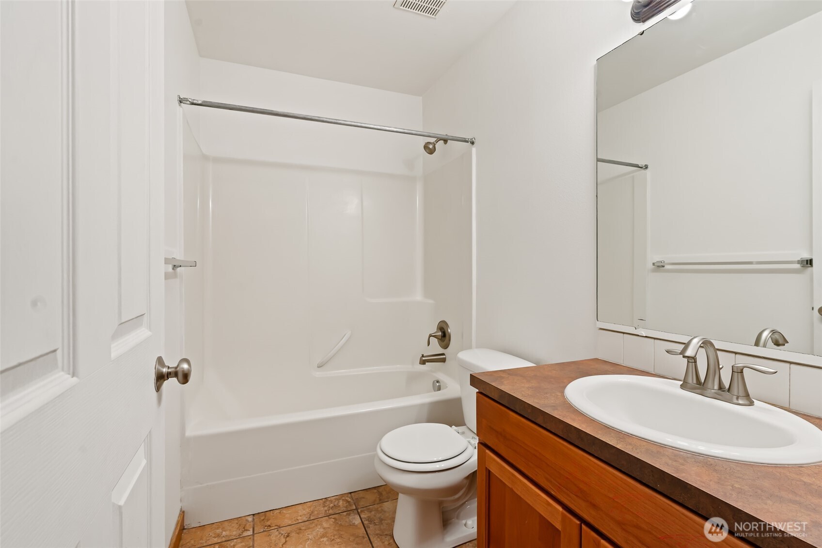 509B Clubhouse Way, Unit A Mattawa, WA 99349 - Photo 24 of 29 a bathroom with a sink a toilet and a bathtub