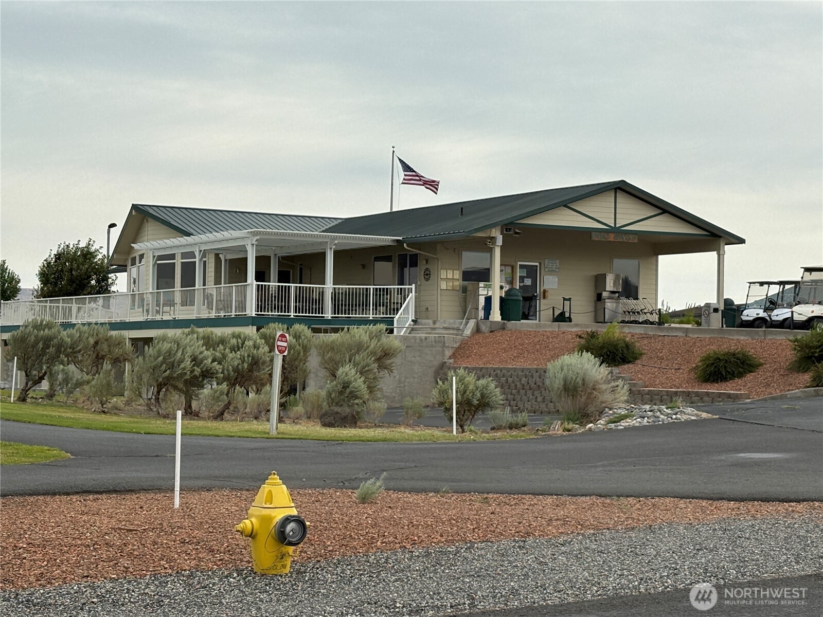 509B Clubhouse Way, Unit A Mattawa, WA 99349 - Photo 4 of 29 a front view of a house with a yard