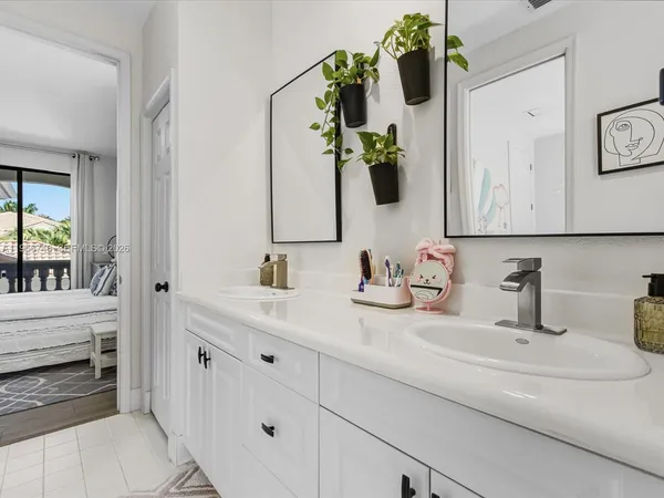 $2,950,000 | 3960 194th Trail, Sunny Isles Beach, FL 33160