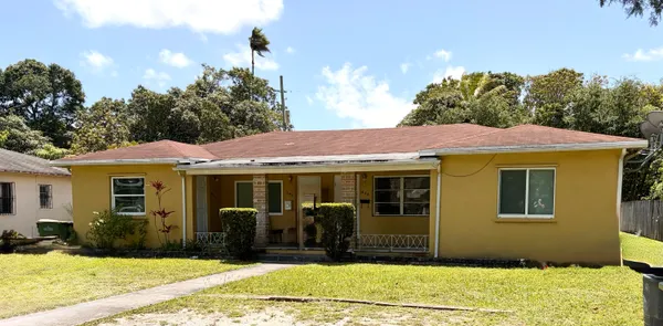 $2,150 | 638 Northeast 138th Street, North Miami, FL 33161