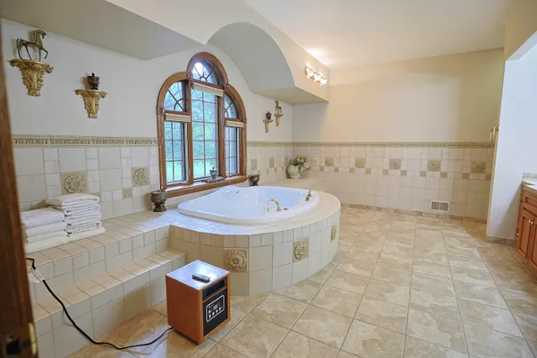 $1,225,000 | 2315 Weigl Road, Saginaw, MI 48609